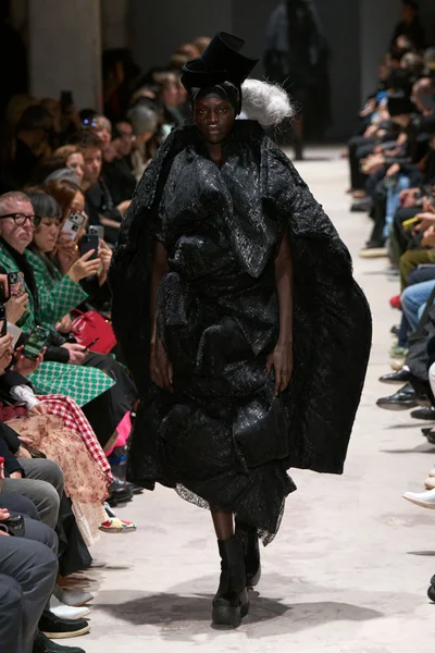 Look 25